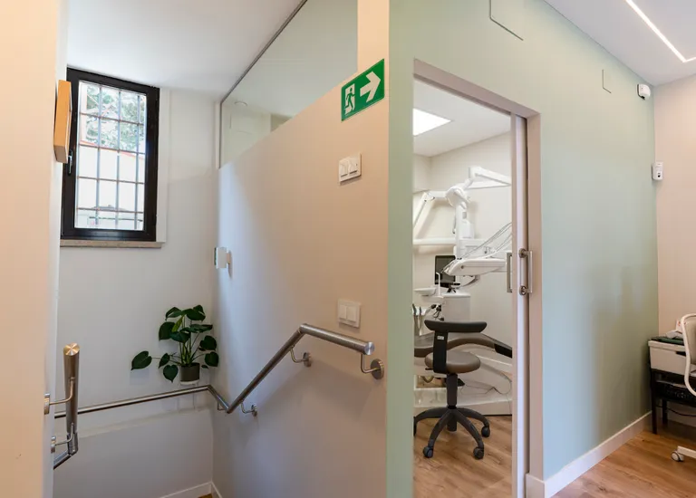Clínica dental Cuciniello & Álvarez en Torrelodones, después de la reforma — imagen 2